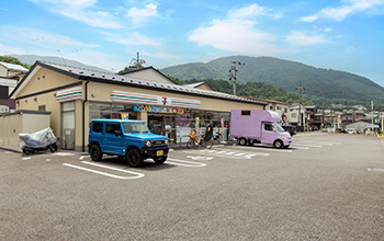 セブン-イレブン 京都山科小山店の写真